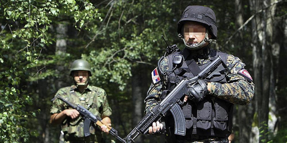 Μυρίζει μπαρούτι: Σε κατάσταση υψίστης ετοιμότητας στρατός και αστυνομία στη Σερβία