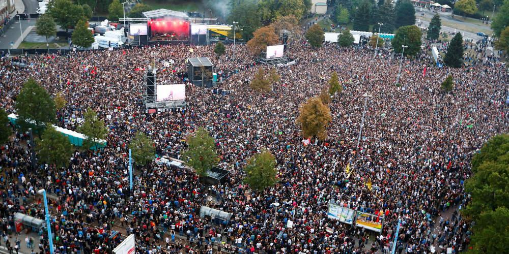 Περισσότεροι από 50.000 άνθρωποι σε συναυλία κατά της ακροδεξιάς στην Ανατολική Γερμανία