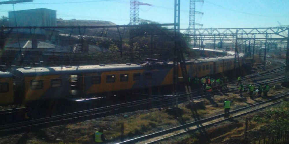 Σύγκρουση τρένων με 100 τραυματίες στο Γιοχάνεσμπουργκ [βίντεο]