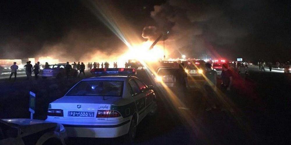 Τραγωδία: 21 νεκροί από σύγκρουση λεωφορείου με βυτιοφόρο στο Ιράν