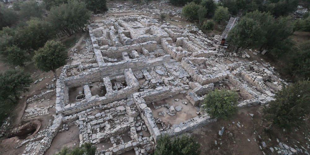 Μεγάλη ανακάλυψη στην Κρήτη: Χώρος λατρείας σε μινωικό ανάκτορο στη Ζώμινθο [εικόνες]