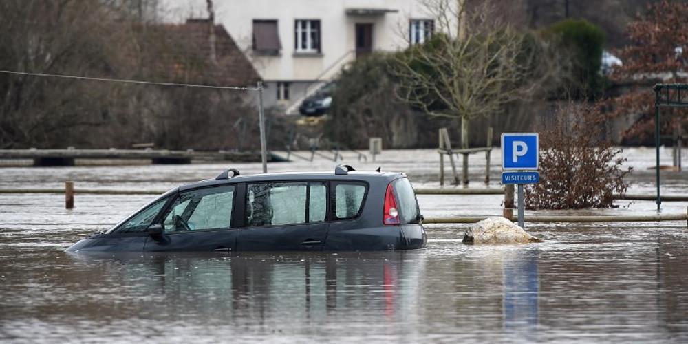 Τουλάχιστον έξι νεκροί από τις πλημμύρες στη νότια Γαλλία