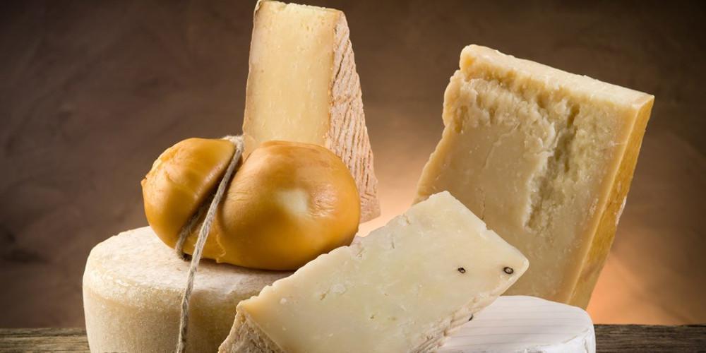 Κατασχέθηκαν 160 κιλά ακατάλληλο τυρί στον Πειραιά