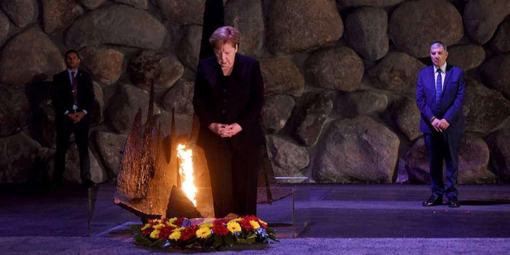 Μέρκελ στο Μνημείο του Ολοκαυτώματος: Η Γερμανία δεν πρέπει να μην ξεχάσει ποτέ
