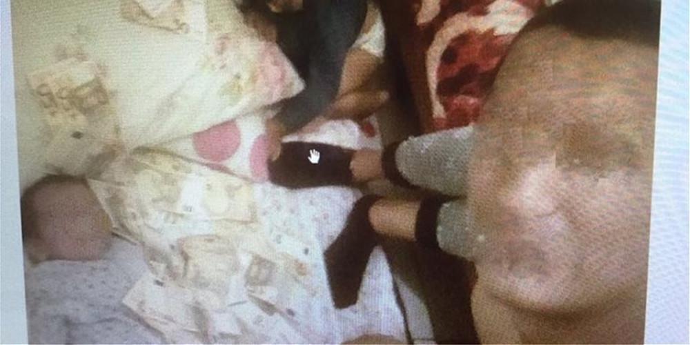 Απίστευτο θράσος: Διαρρήκτης σκέπαζε το μωρό του με τα κλεμμένα 50ευρα και έβγαζε selfies στην Κρήτη
