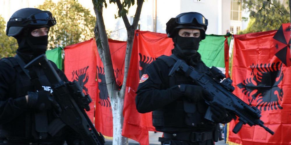Συνελήφθη ο Βορειοηπειρώτης που ανέβασε ελληνική σημαία, την κατέβασαν και άνοιξε πυρ