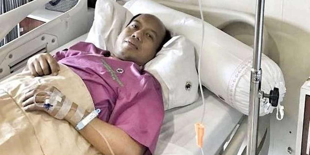 Ο κύριος Τόπο πεθαίνει από καρκίνο αλλά ενημερώνει όλο τον κόσμο για την Ινδονησία