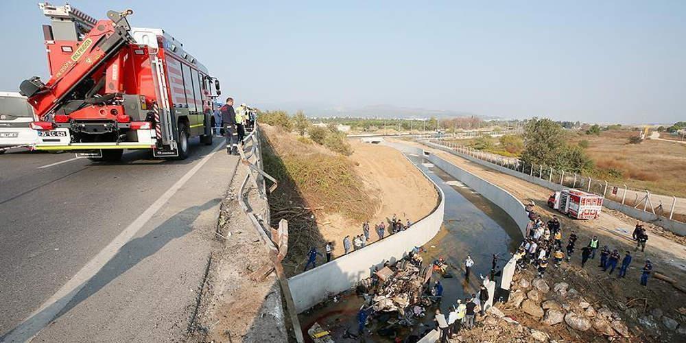 Τραγωδία στη Σμύρνη: 22 νεκροί μετανάστες και 13 τραυματίες από ανατροπή φορτηγού [εικόνα & βίντεο]
