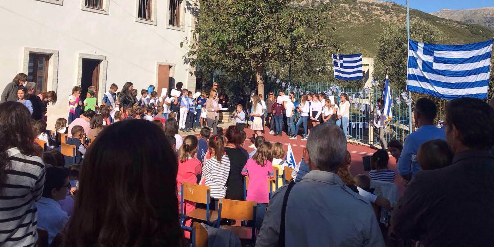 Σημαία αντίστασης σηκώνει η ελληνική μειονότητα