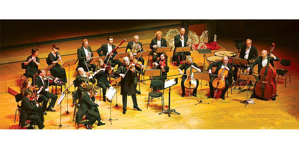 «Johann Strauss Ensemble»- Βιεννέζικοι χοροί στη Xριστουγεννιάτικη Αθήνα [εικόνες]