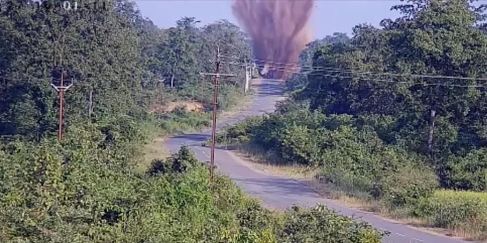 Βίντεο-σοκ: Όχημά πατά νάρκη και εκρήγνυνται σκοτώνοντας 4 ανθρώπους