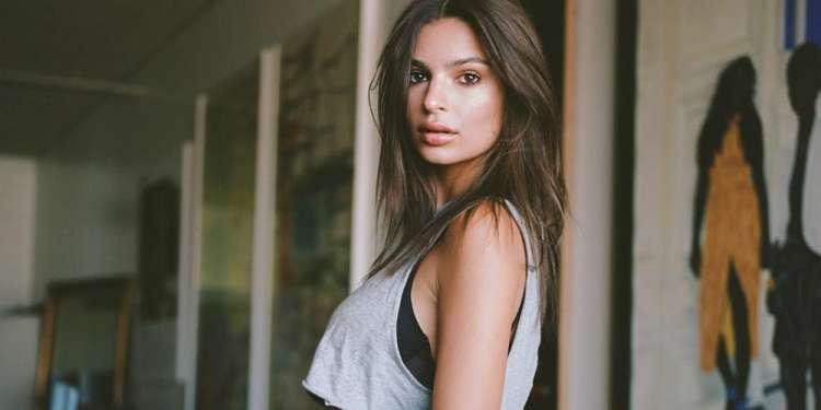 Το μπικίνι της Ratajkowski είναι όσο πιο μικρό γίνεται [εικόνα]