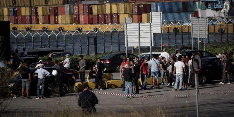 Γκαζάκια με βενζίνη εντοπίστηκαν στο λιμάνι του Πειραιά