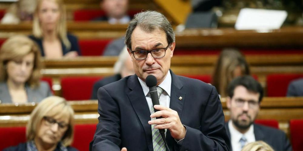 Ο πρώην πρόεδρος της Καταλωνίας Αρτούρ Μας καταδικάστηκε να πληρώσει 4,9 εκατ. ευρώ
