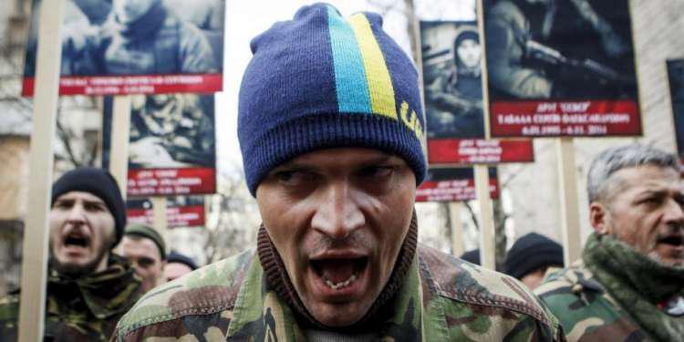 Σβόμποντα: Το εθνικοσοσιαλιστικό κόμμα στην Ουκρανία που εκπαιδεύει τα παιδιά να σκοτώνουν