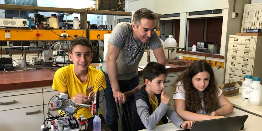Τρεις έφηβοι θα εκπροσωπήσουν την Ελλάδα στην Ολυμπιάδα Ρομποτικής στην Ταϊλάνδη