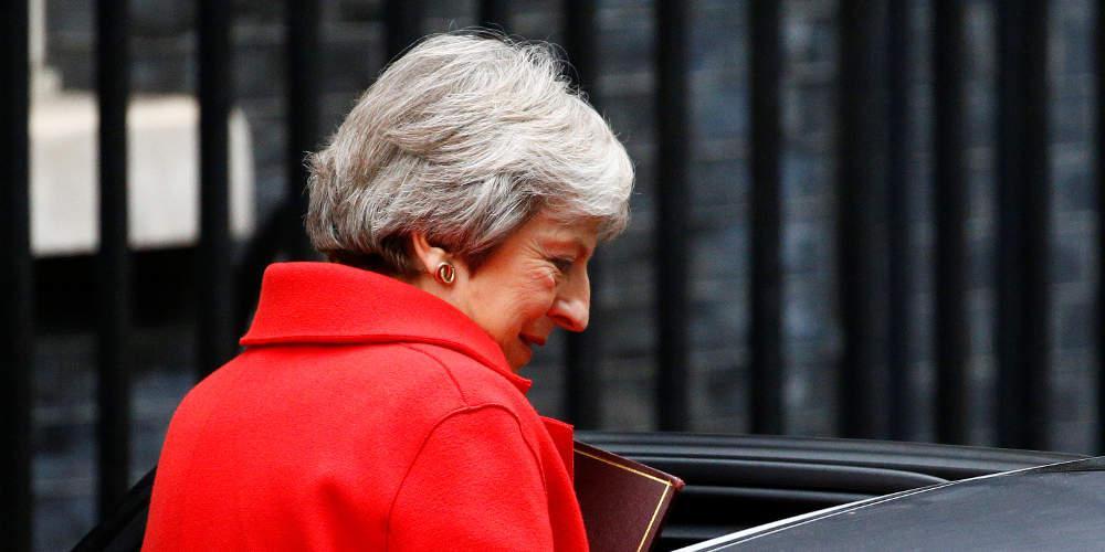 Sun: Βρετανοί υπουργοί πιστεύουν ότι η Μέι θα παραιτηθεί μετά το Brexit