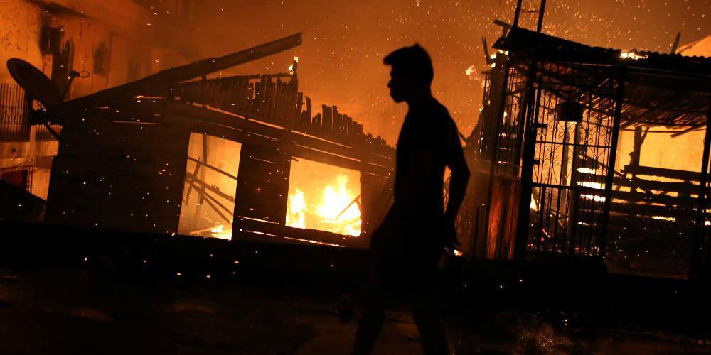 Τουλάχιστον 600 σπίτια έγιναν στάχτη από πυρκαγιά στη Βραζιλία [εικόνες]