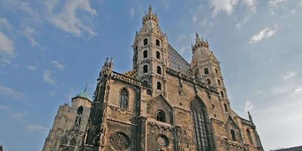 Εκκενώθηκε ο καθεδρικός ναός του Αγίου Στεφάνου στη Βιέννη λόγω βομβιστικής απειλής