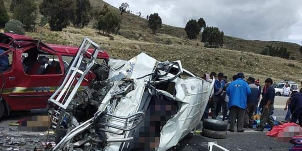 Δεκαεπτά νεκροί από σύγκρουση δύο λεωφορείων στη Βολιβία [εικόνα]