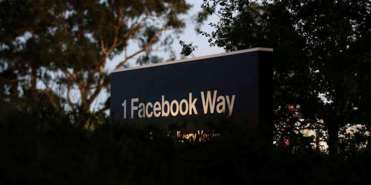 Το Facebook «ψηφιακός γκάνγκστερ» σύμφωνα με νέες έρευνες