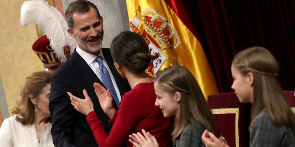 H βασιλική οικογένεια της Ισπανίας φωτογραφίζεται και… ξεφεύγει απ’ το Πρωτόκολλο [εικόνες]