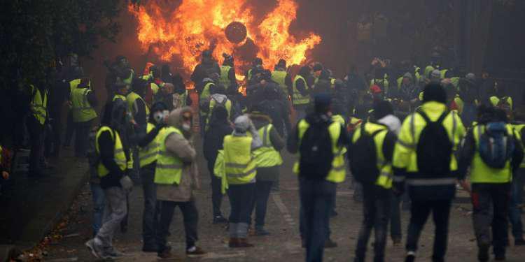 Σκληραίνει την στάση της απέναντι στα «κίτρινα γιλέκα» η γαλλική κυβέρνηση