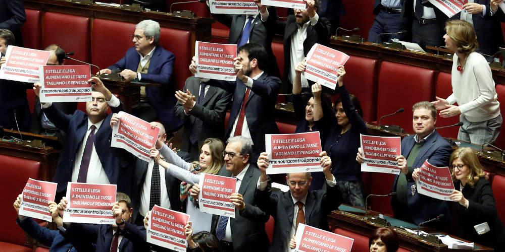 Πέρασε «δια πυρός και σιδήρου» ο ιταλικός προϋπολογισμός από τη Βουλή