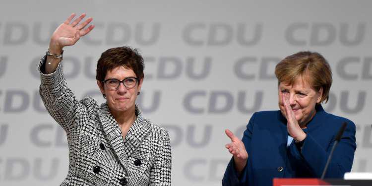 Κρίση στο CDU: Η Καρενμπάουερ δεν βάζει υποψηφιότητα για καγκελάριος και παραιτείται από αρχηγός