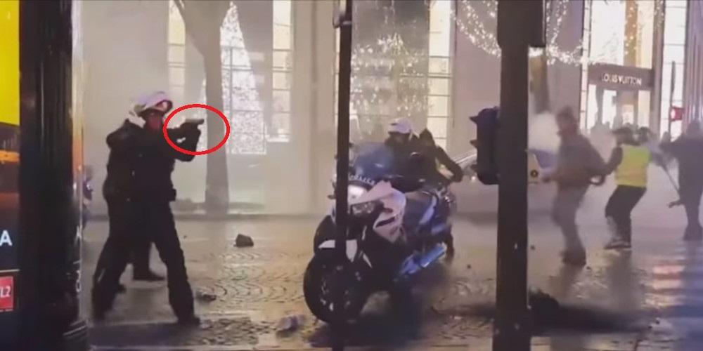 Βίντεο-σοκ: Αστυνομικός τραβά πιστόλι εναντίον «κίτρινου γιλέκου» στην Γαλλία