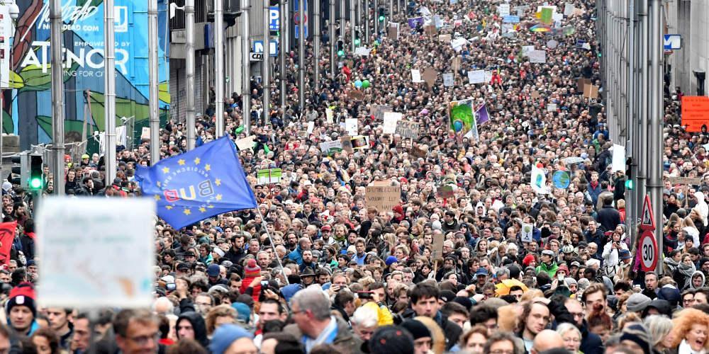 Οργή λαού στην κλιματική αλλαγή: 65.000 άνθρωποι διαδήλωσαν για να παρθούν μέτρα