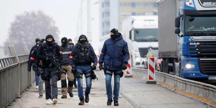 Δείτε live: Μεγάλη αστυνομική επιχείρηση στο Στρασβούργο για τον δράστη της τρομοκρατικής επίθεσης