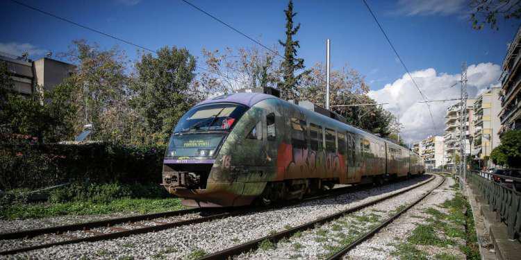 Σύγκρουση τρένου με ΙΧ στο Κιλκίς με μία γυναίκα να ανασύρεται αναίσθητη