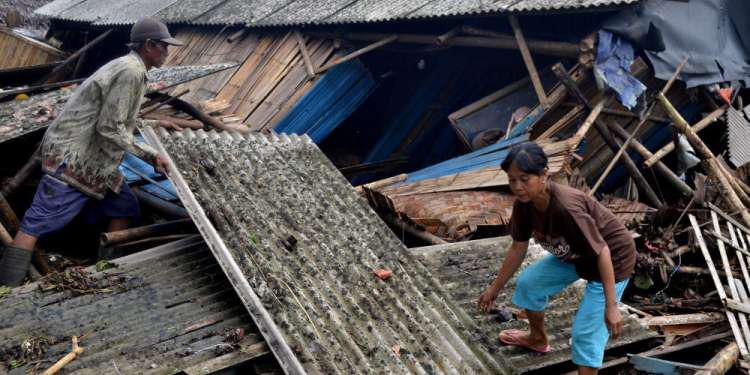 Τουλάχιστον ένας νεκρός από τον ισχυρό σεισμό στην Ινδονησία