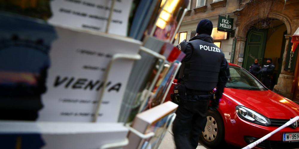 Πέντε μοναχοί τραυματίστηκαν, ένας σοβαρά, σε ένοπλη ληστεία σε εκκλησία στη Βιέννη