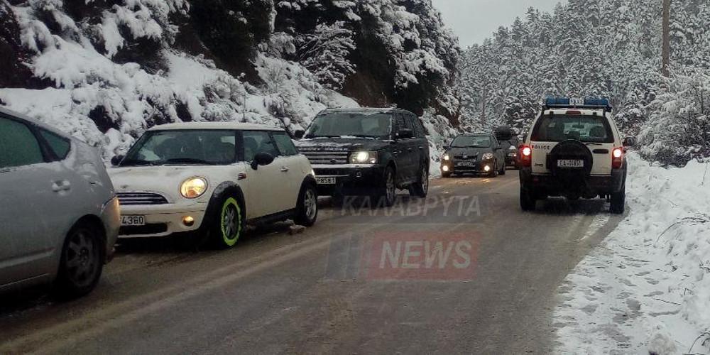 Καραμπόλα 20 οχημάτων στα Καλάβρυτα λόγω πάγου