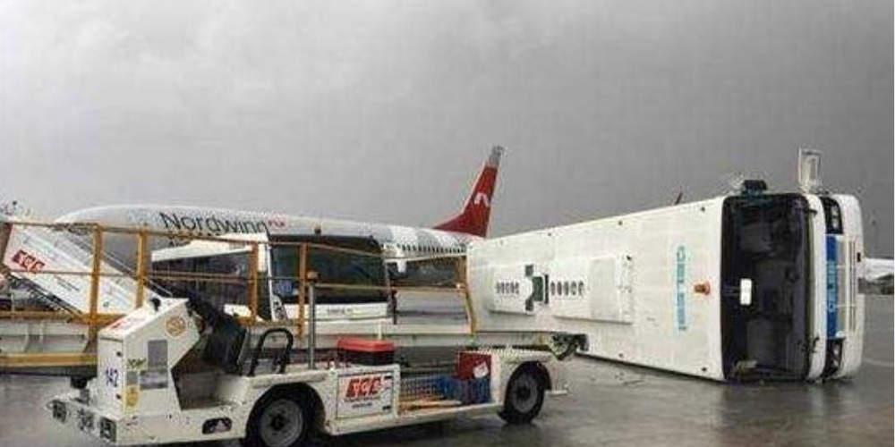 Ανεμοστρόβιλος χτύπησε το αεροδρόμιο της Αττάλειας - 12 τραυματίες [βίντεο]
