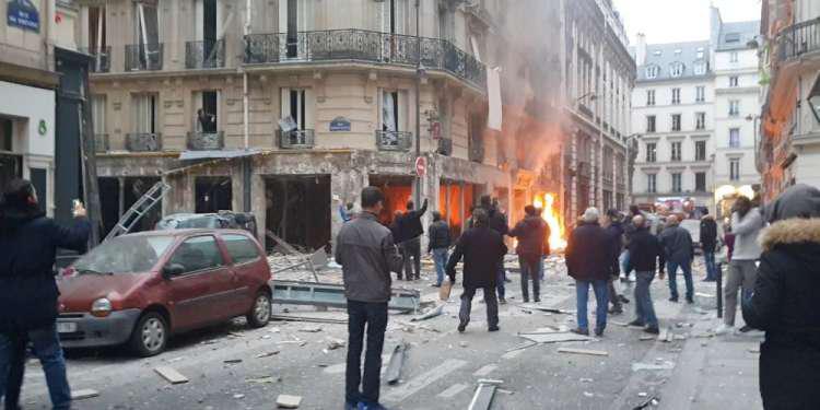 Δύο πυροσβέστες και μία Ισπανίδα τουρίστρια νεκροί από την έκρηξη στο Παρίσι