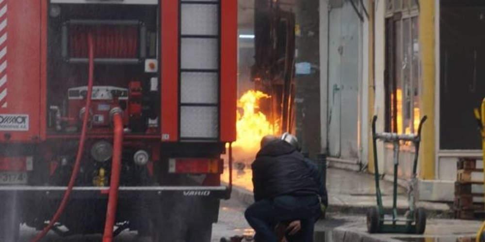 Συναγερμός στην Κομοτηνή: Έκρηξη σε κατάστημα φιαλών υγραερίου – Ένας τραυματίας [εικόνες & βίντεο]