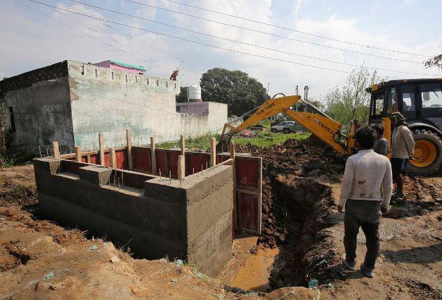 Μυρίζει μπαρούτι σε Ινδία - Πακιστάν: Χτίζουν 14.000 καταφύγια στα σύνορα [εικόνες]