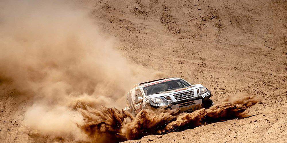 Τα Nissan Navara της Red-Lined Adventure, τρέχουν στο Dakar