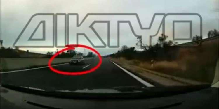 Απίστευτο: Οδηγός μπήκε ανάποδα σε κάθετο άξονα της Εγνατίας στις Σέρρες [βίντεο]