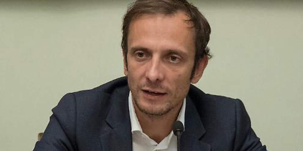 Ιταλός πολιτικός υποστηρικτής του αντιεμβολιαστικού κινήματος κόλλησε ανεμοβλογιά