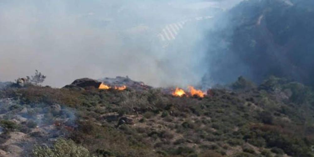 Φωτιά στα Κύθηρα: Σε εξέλιξη μεγάλη πυρκαγιά  Ενισχύονται οι δυνάμεις μάχη με τους ανέμους
