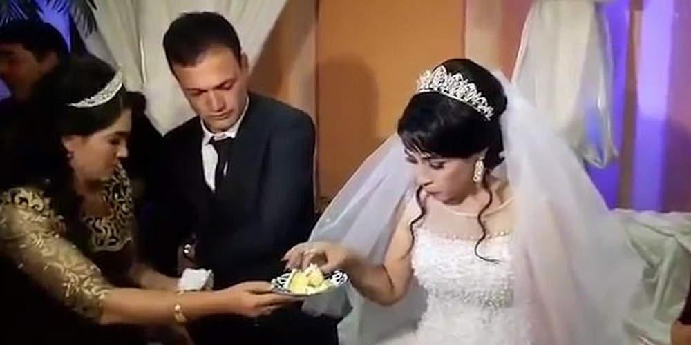 Απίστευτο: Γαμπρός χαστουκίζει τη νύφη δημόσια επειδή…αστειεύτηκε [βίντεο]