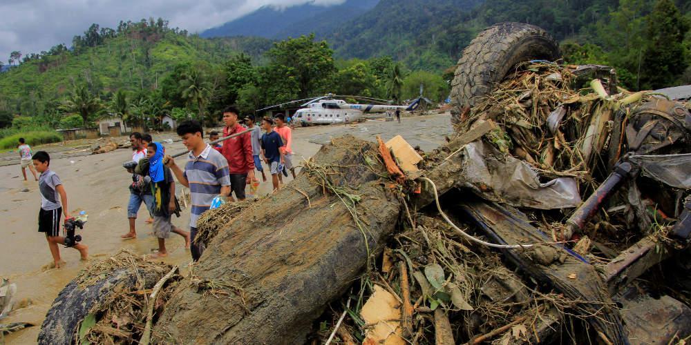 Τραγωδία στην Ινδονησία: 42 νεκροί από μεγάλες πλημμύρες