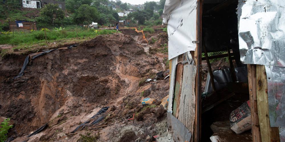 Τουλάχιστον 33 νεκροί από τις καταρρακτώδεις βροχές στην Νότια Αφρική - Αγνοούνται 10 παιδιά