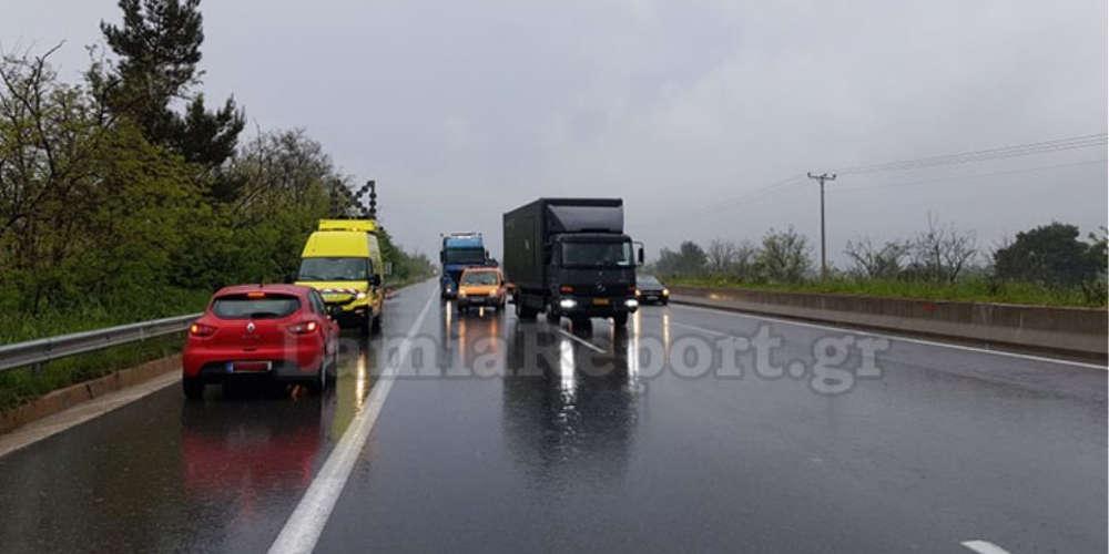 Τρόμος στην εθνική οδό Αθηνών-Λαμίας: Αυτοκίνητο πήγαινε ανάποδα για 13 χλμ.