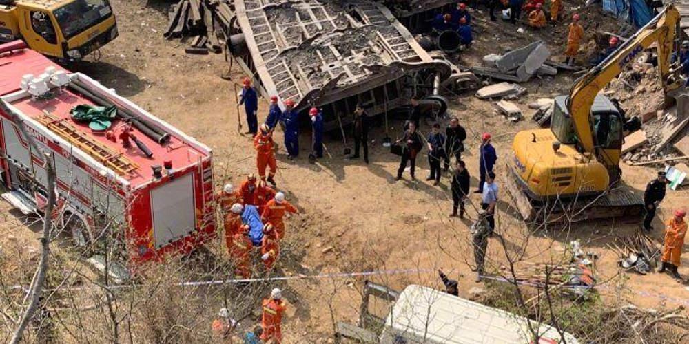 Τραγωδία στην Κίνα: Έξι νεκροί από εκτροχιασμό τραίνου – Καταπλάκωσε σπίτι