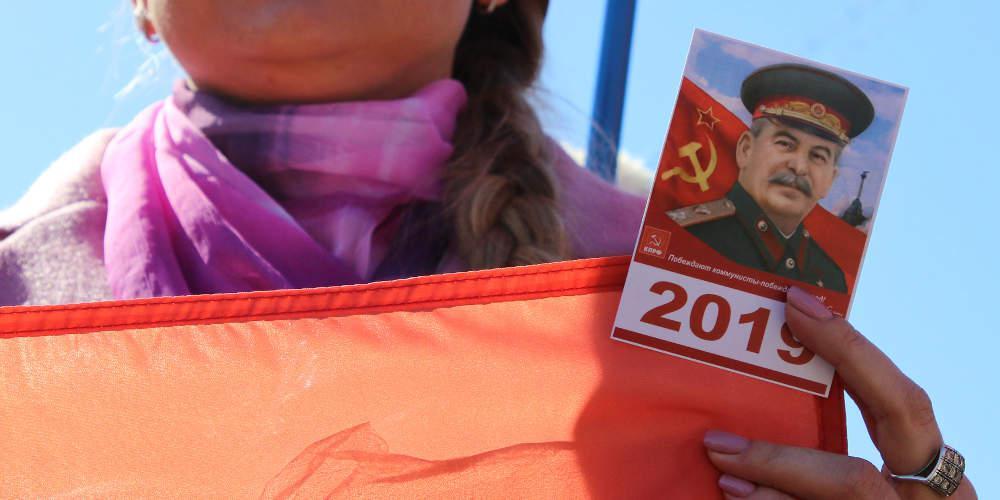 Δημοσκόπηση: Το 70% των Ρώσων αξιολογεί θετικά τον Στάλιν